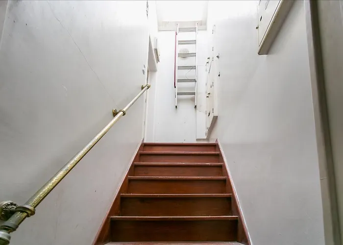 Down Chiado Easy Апартаменти