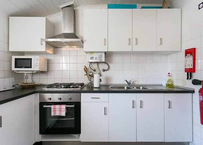 Down Chiado Easy Апартаменти *