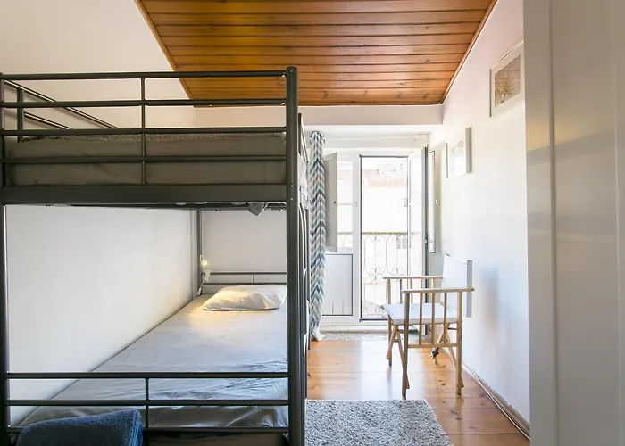 Down Chiado Easy Апартаменти