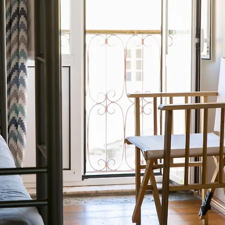 Apartment Down Chiado Easy *